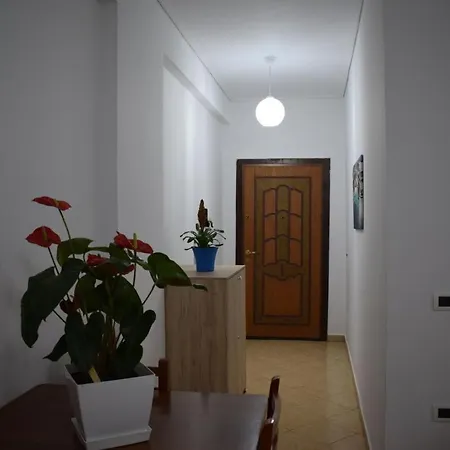 Noah 1 Bedroom 10 M From The Sea With Private Parking * Vlorë