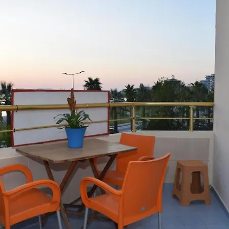 Apartmán Noah 1 Bedroom 10 M From The Sea With Private Parking Vlorë