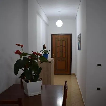 Noah 1 Bedroom 10 M From The Sea With Private Parking * Vlorë